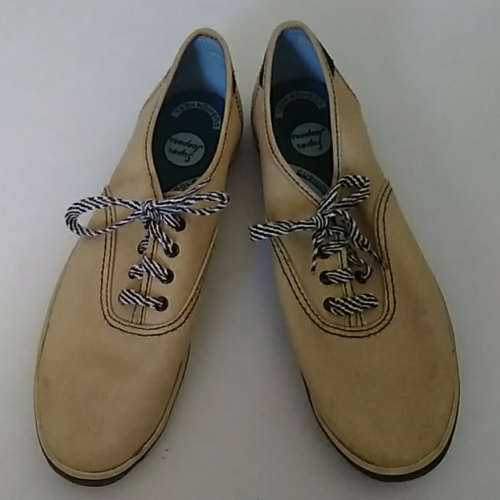 ❗VINTAGE ❗TAN SUPER JEEPERS! SNEAKERS